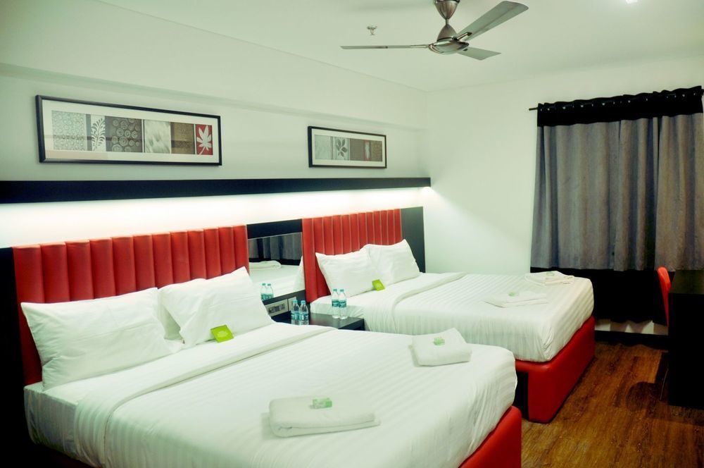 โอ๊คเรย์ เรย์ ซิตี้ โฮเต็ล Hotel แคนดี้ ภายนอก รูปภาพ