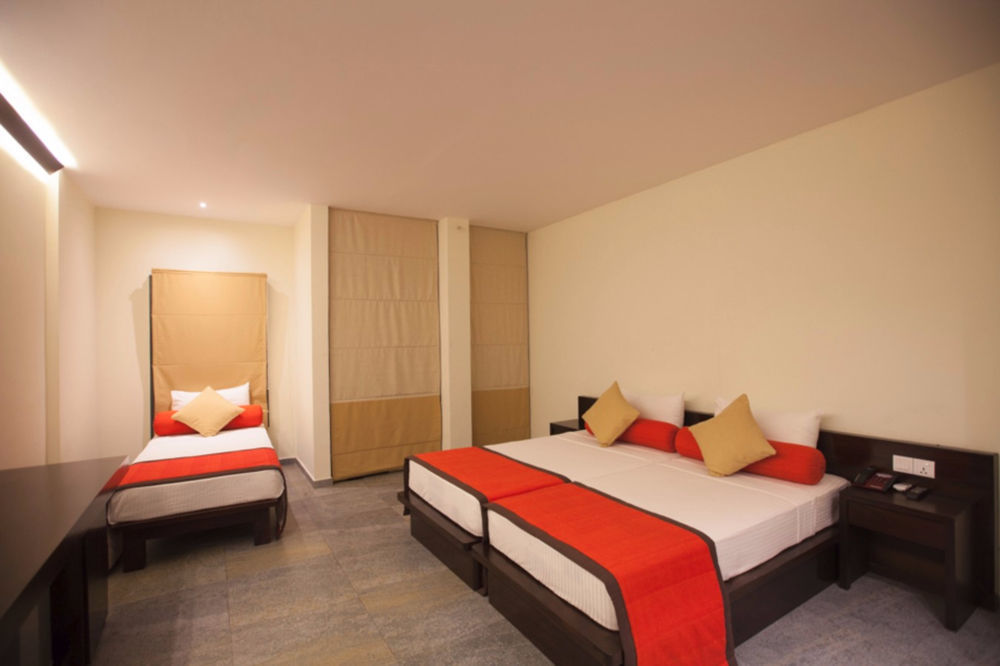 โอ๊คเรย์ เรย์ ซิตี้ โฮเต็ล Hotel แคนดี้ ภายนอก รูปภาพ