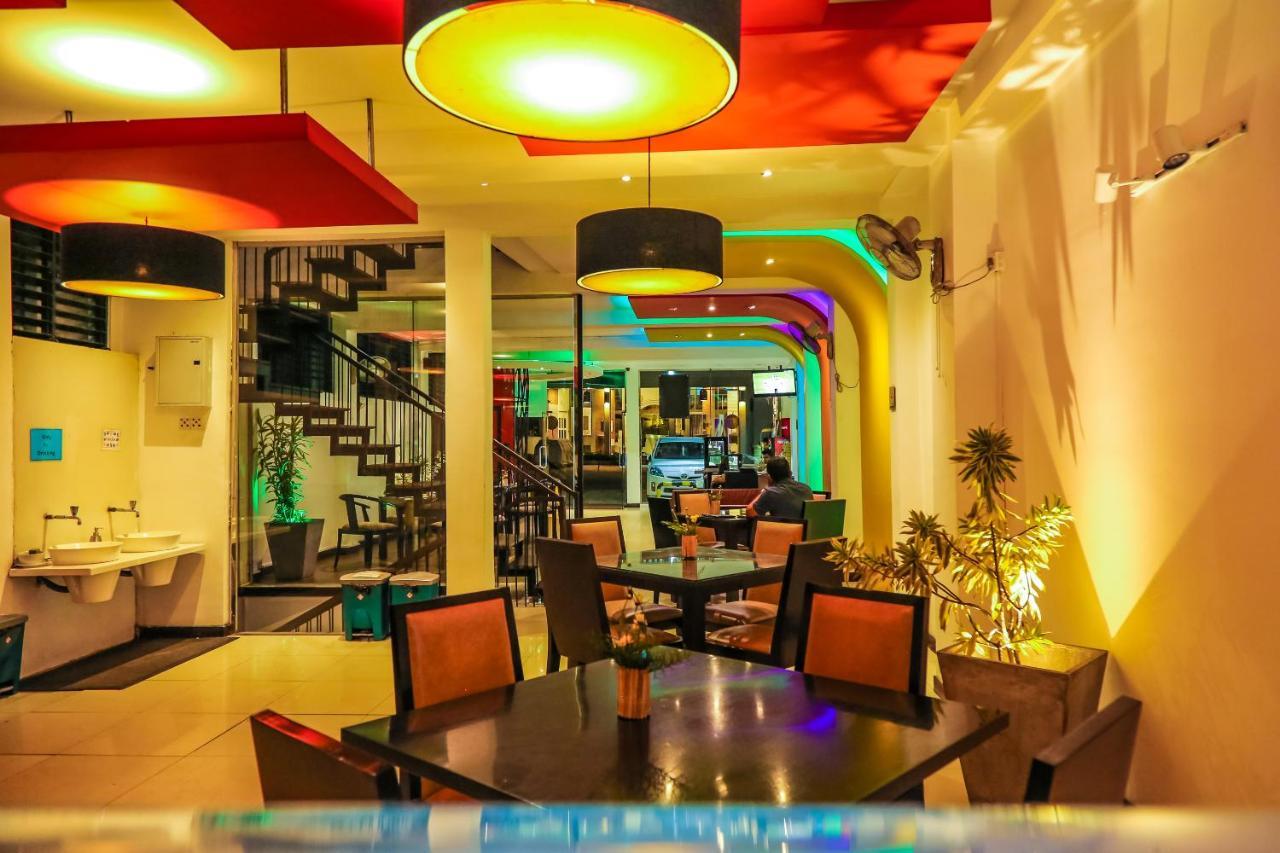 โอ๊คเรย์ เรย์ ซิตี้ โฮเต็ล Hotel แคนดี้ ภายนอก รูปภาพ