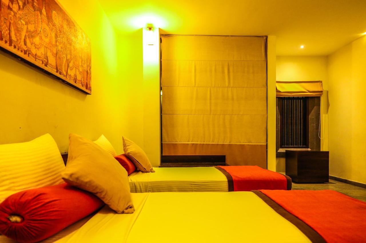 โอ๊คเรย์ เรย์ ซิตี้ โฮเต็ล Hotel แคนดี้ ภายนอก รูปภาพ